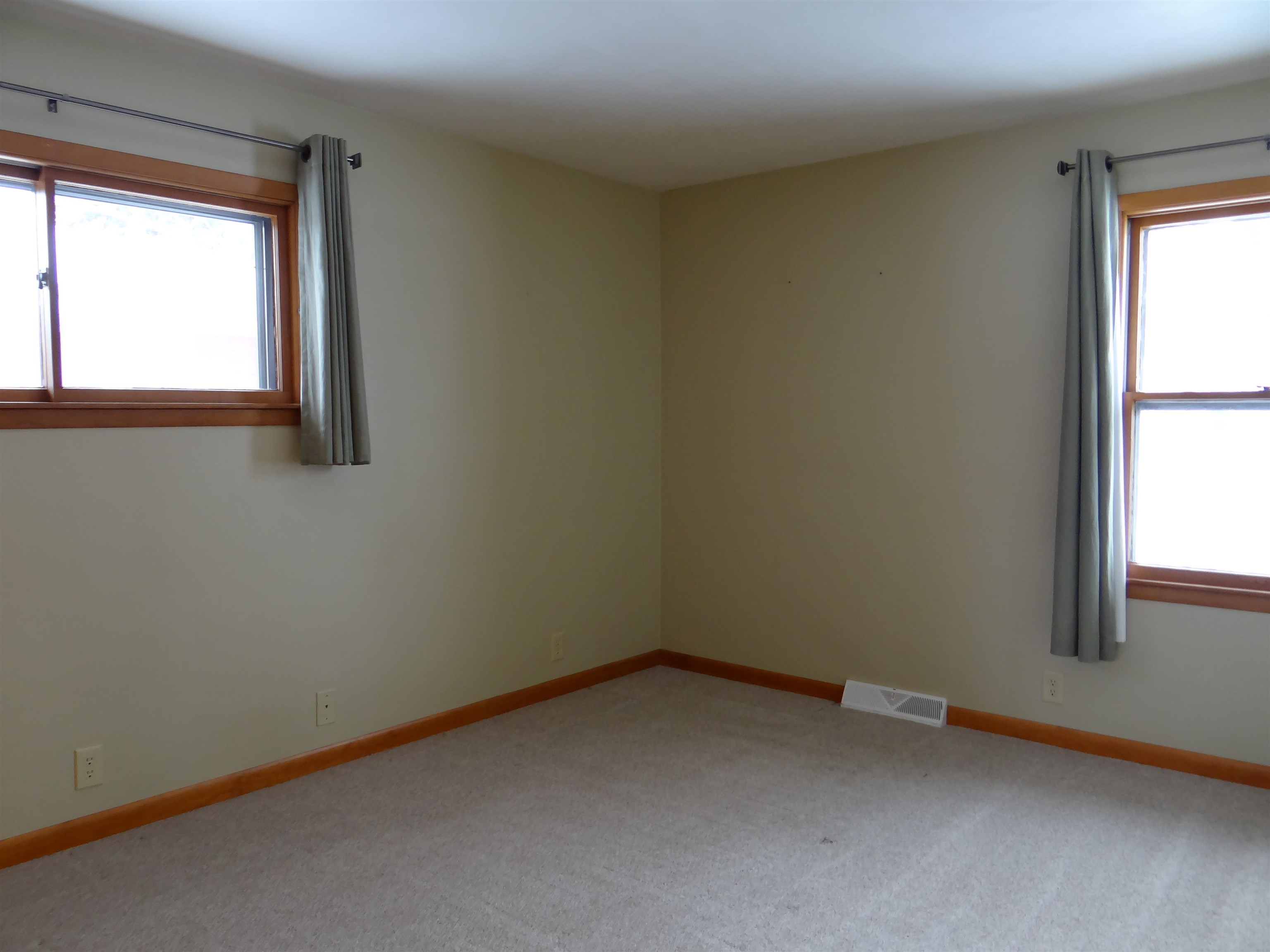 1238 Maple Street Neenah, WI 54956 - Photo 21 of 53