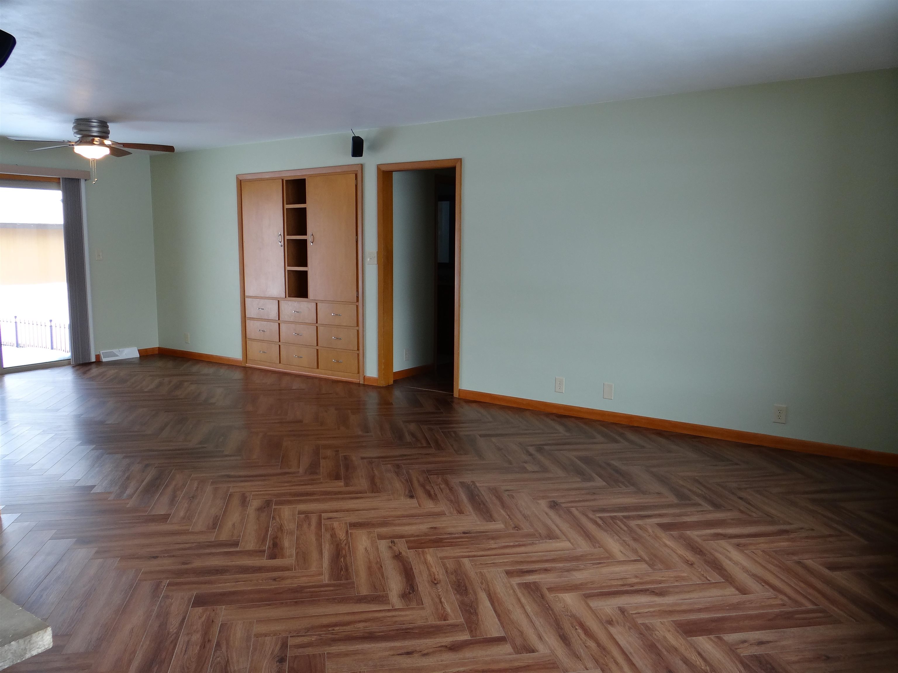 1238 Maple Street Neenah, WI 54956 - Photo 3 of 53