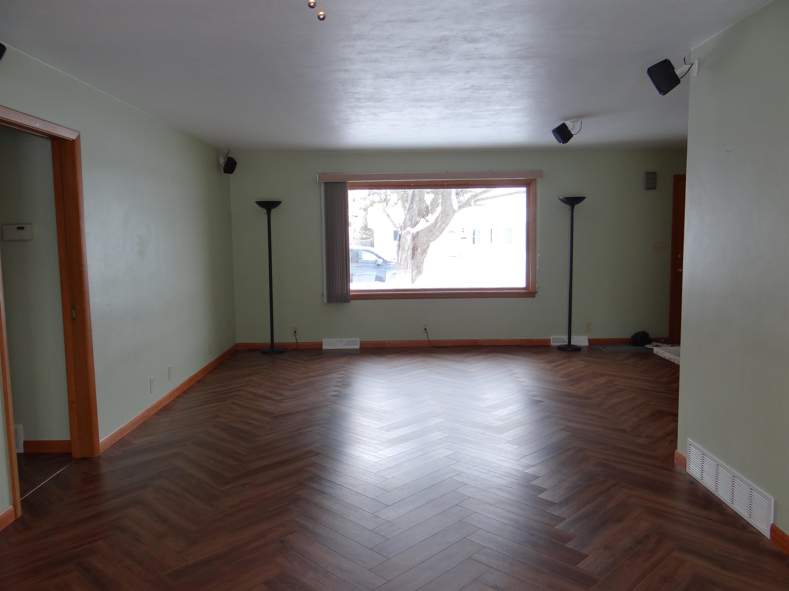 1238 Maple Street Neenah, WI 54956 - Photo 6 of 53