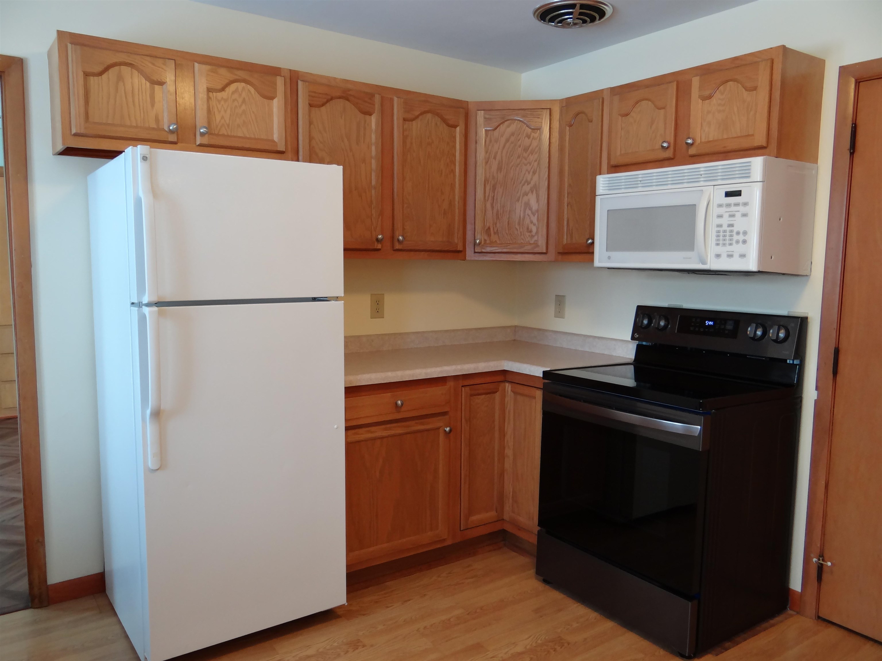 1238 Maple Street Neenah, WI 54956 - Photo 10 of 53