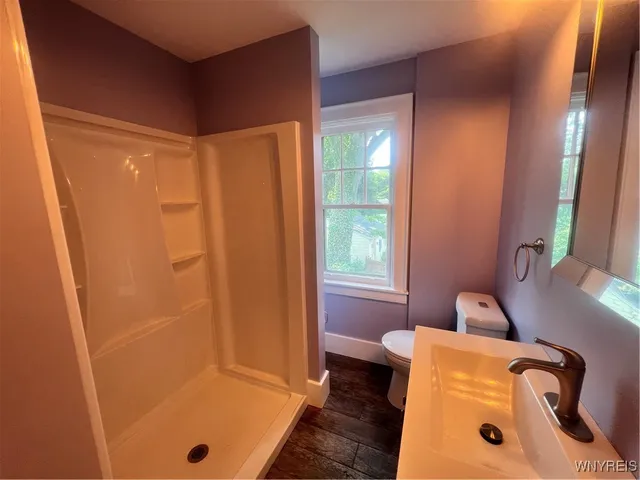 $2,250 | 909 James Avenue, Niagara Falls, NY 14305