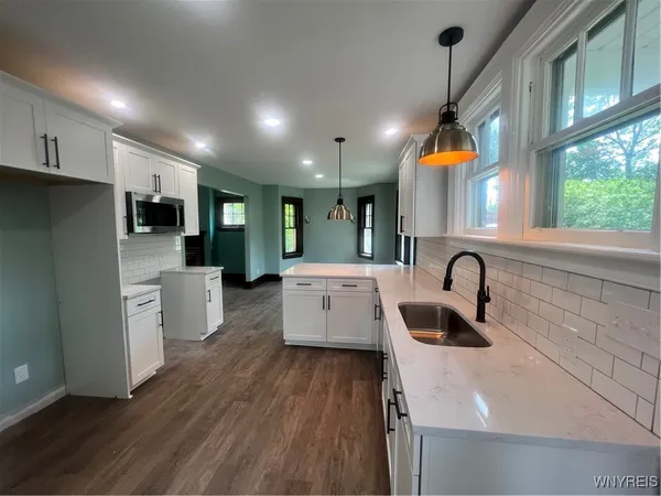 $2,250 | 909 James Avenue, Niagara Falls, NY 14305
