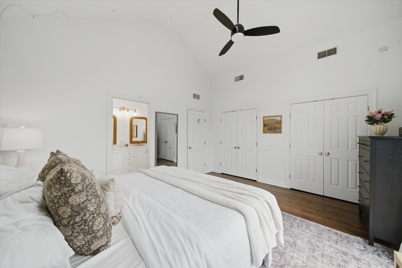 3042 North Racine Avenue, Unit 3 Chicago, IL 60657 - Photo 11 of 18