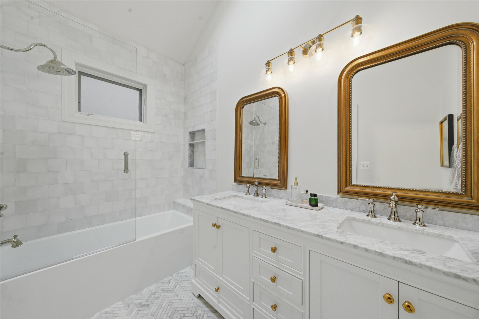 3042 North Racine Avenue, Unit 3 Chicago, IL 60657 - Photo 12 of 18