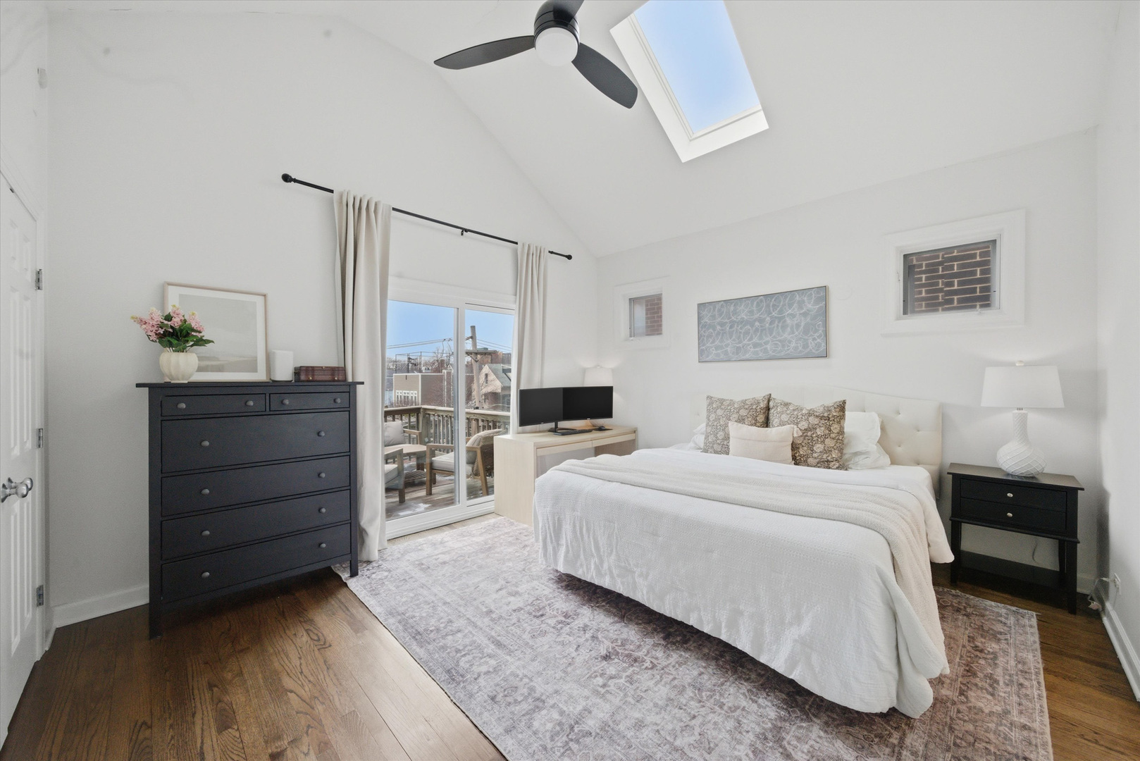 3042 North Racine Avenue, Unit 3 Chicago, IL 60657 - Photo 9 of 18