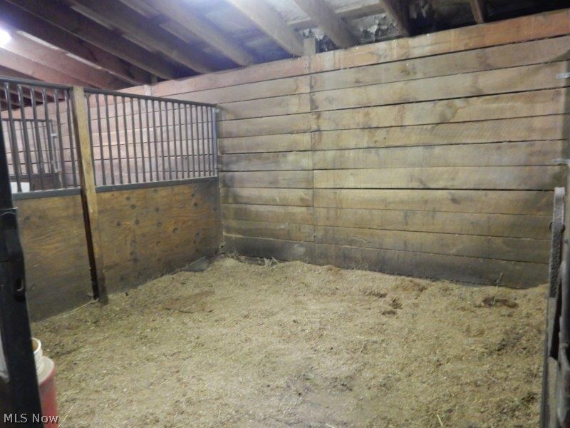 5490 Boneta Road Medina, OH 44256 - Photo 7 of 21 12x12 matted stalls
