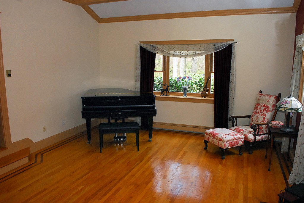 259 Belknap Road Framingham, MA 01701 - Photo 9 of 30 Gallery Image 9