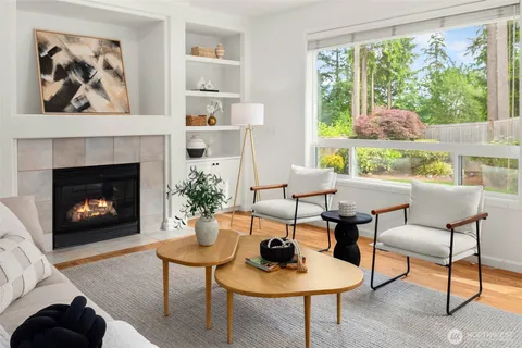 $2,100,000 | 13711 Northeast 135th Place, Kirkland, WA 98034