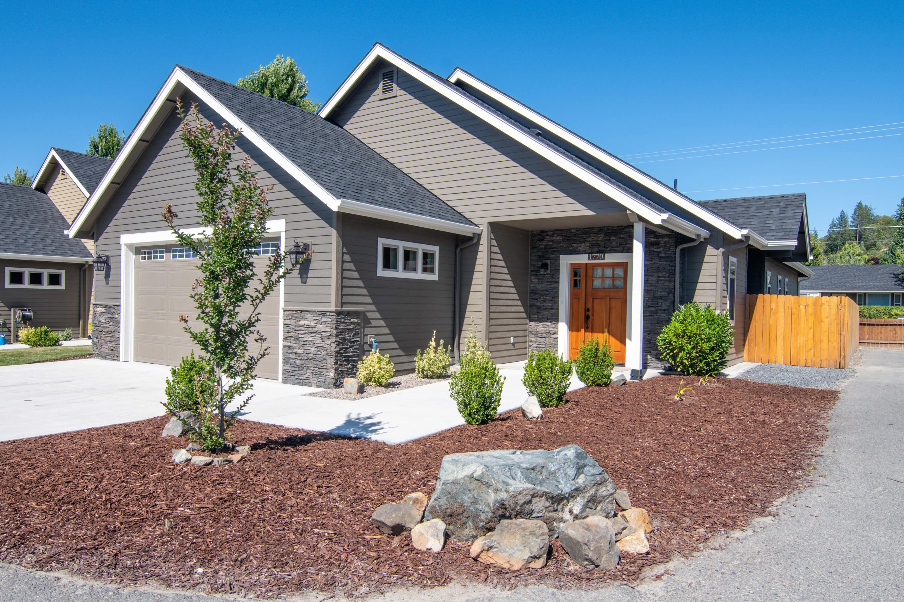 1770 Harbeck Road Grants Pass, OR 97527 - Photo 4 of 31 1770 Harbeck-28