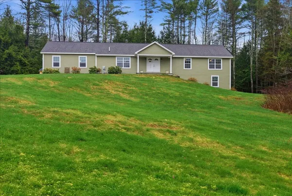 $599,000 | 13 Bowdoin Drive, Lewiston, ME 04240