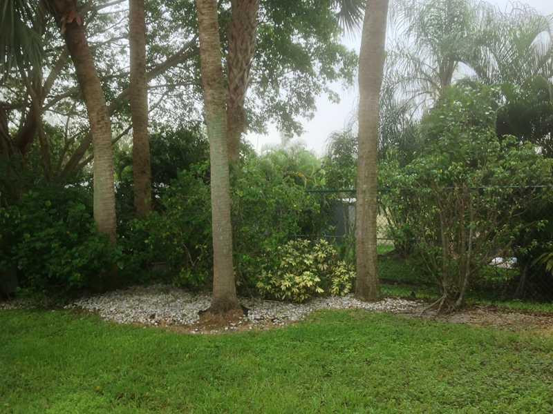 11171 Sandpoint Terrace Boca Raton, FL 33428 - Photo 9 of 24 Yard/Garden
