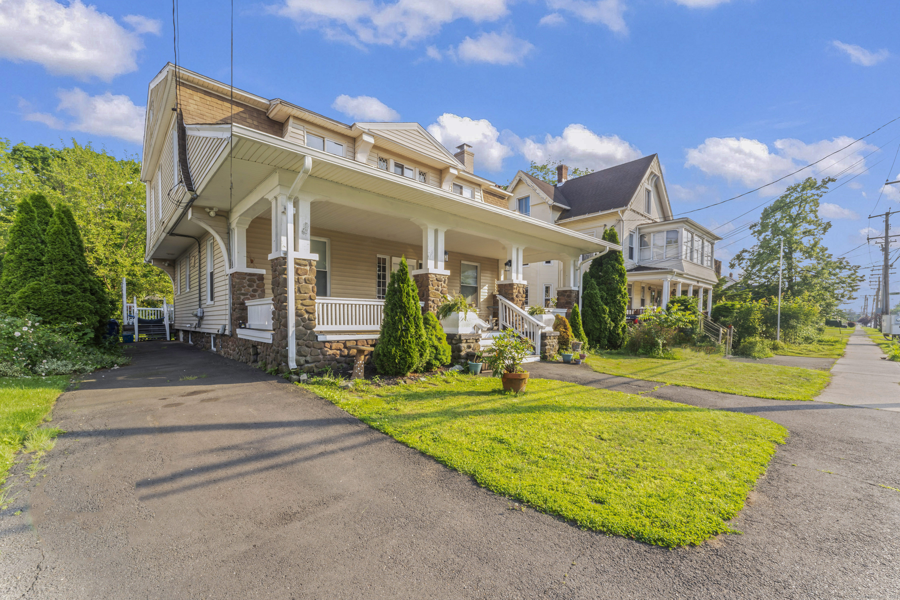 82 Main Street West Haven, CT 06516 - Photo 39 of 40 a view of a volley ball court