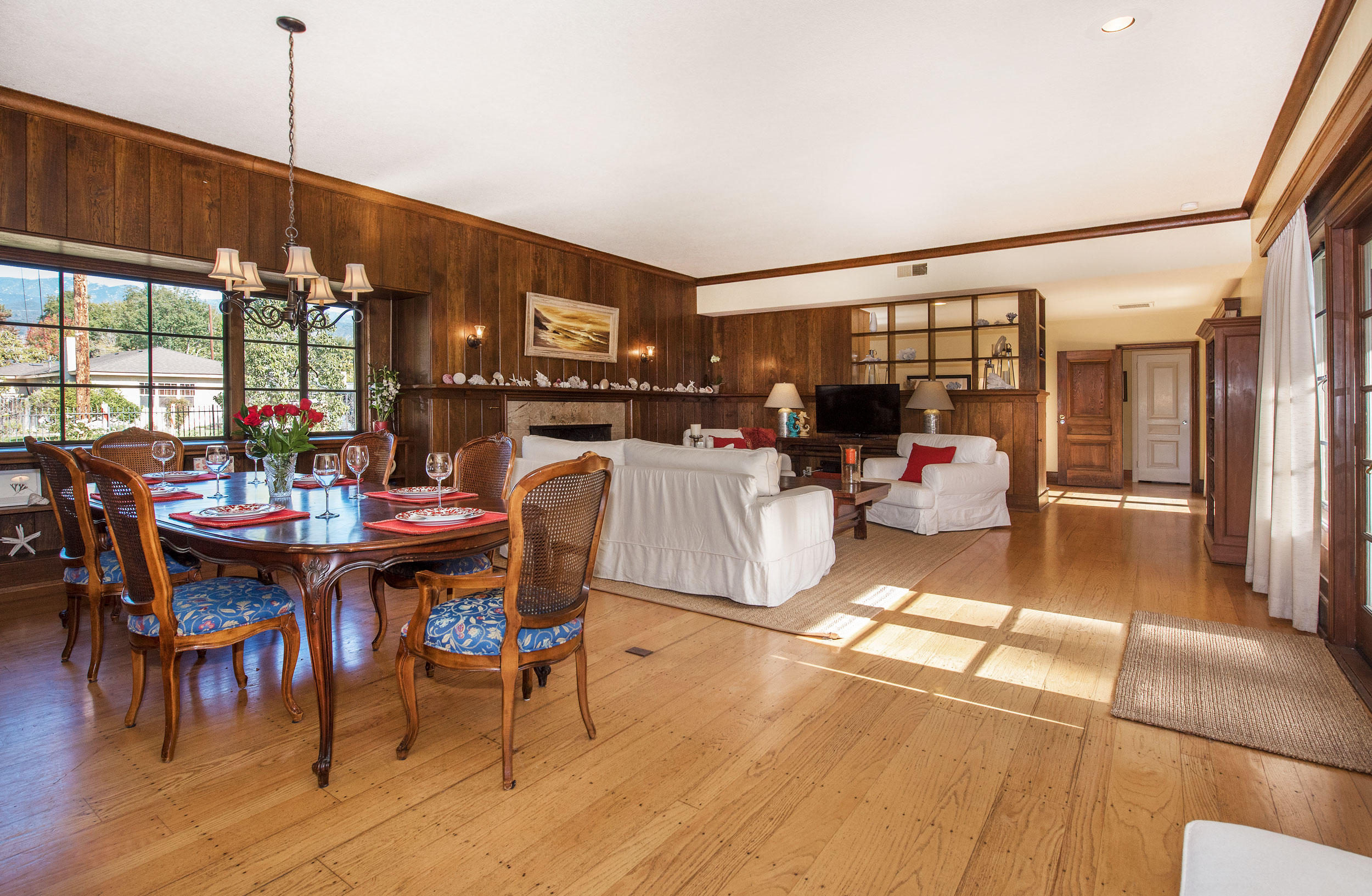 5317 Star Pine Road Carpinteria, CA 93013 - Photo 3 of 28 Grand Living & Dining Room