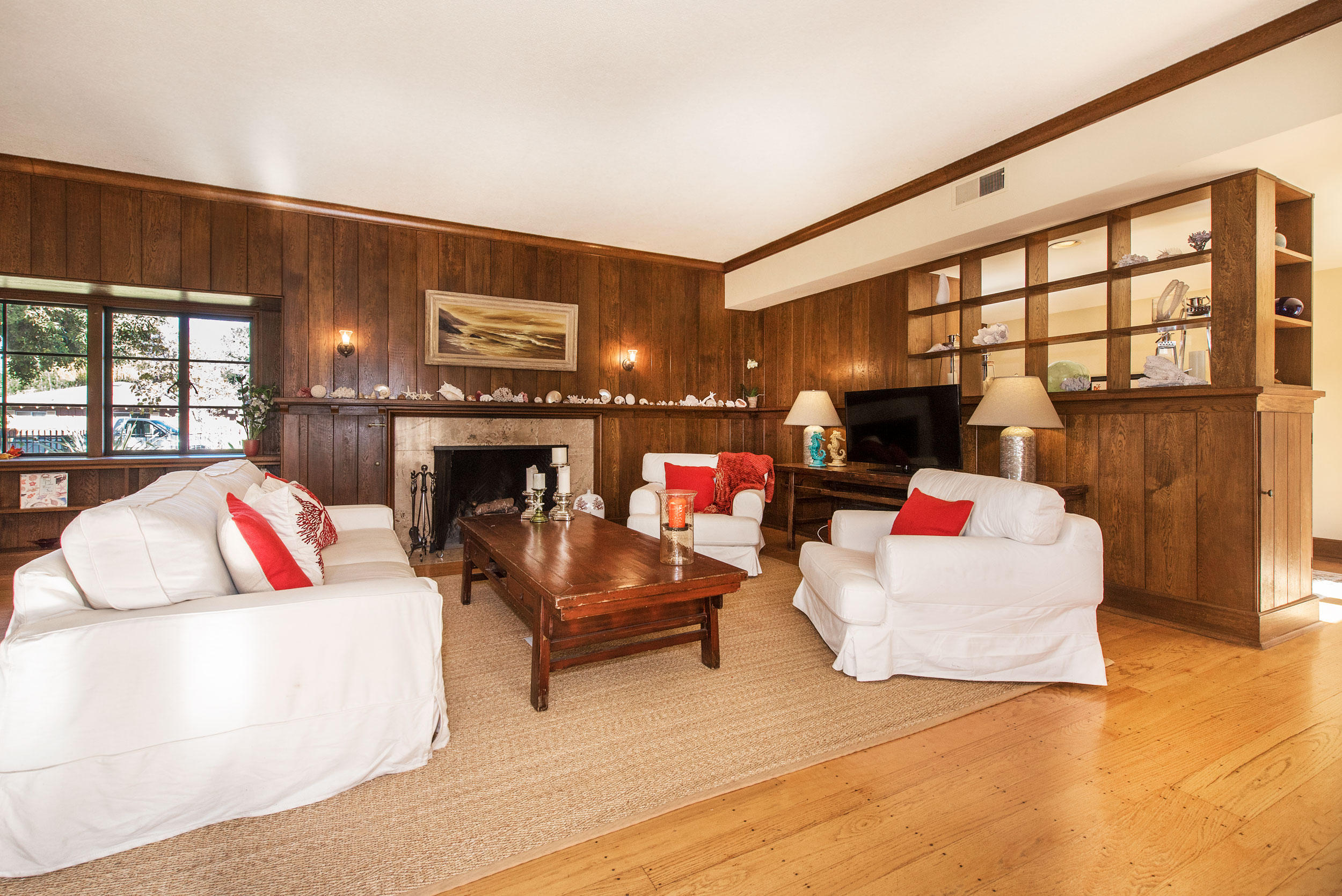5317 Star Pine Road Carpinteria, CA 93013 - Photo 5 of 28 Living Room