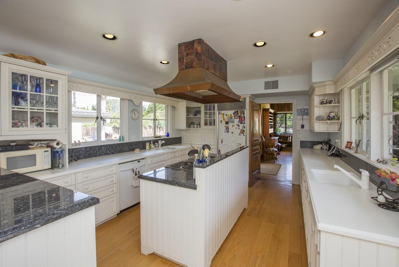 5317 Star Pine Road Carpinteria, CA 93013 - Photo 8 of 28 Cook's Kitchen