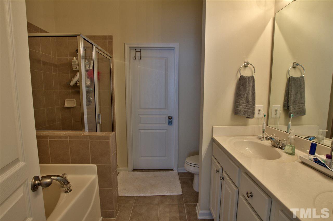 5927 Chivalry Court Raleigh, NC 27612 - Photo 11 of 19