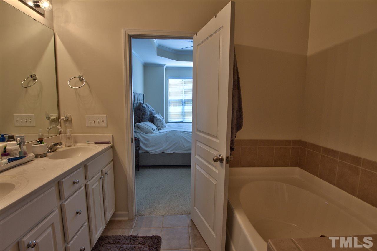 5927 Chivalry Court Raleigh, NC 27612 - Photo 12 of 19
