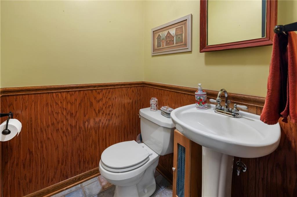 9610 Fox Road Pittsburgh, PA 15237 - Photo 18 of 47