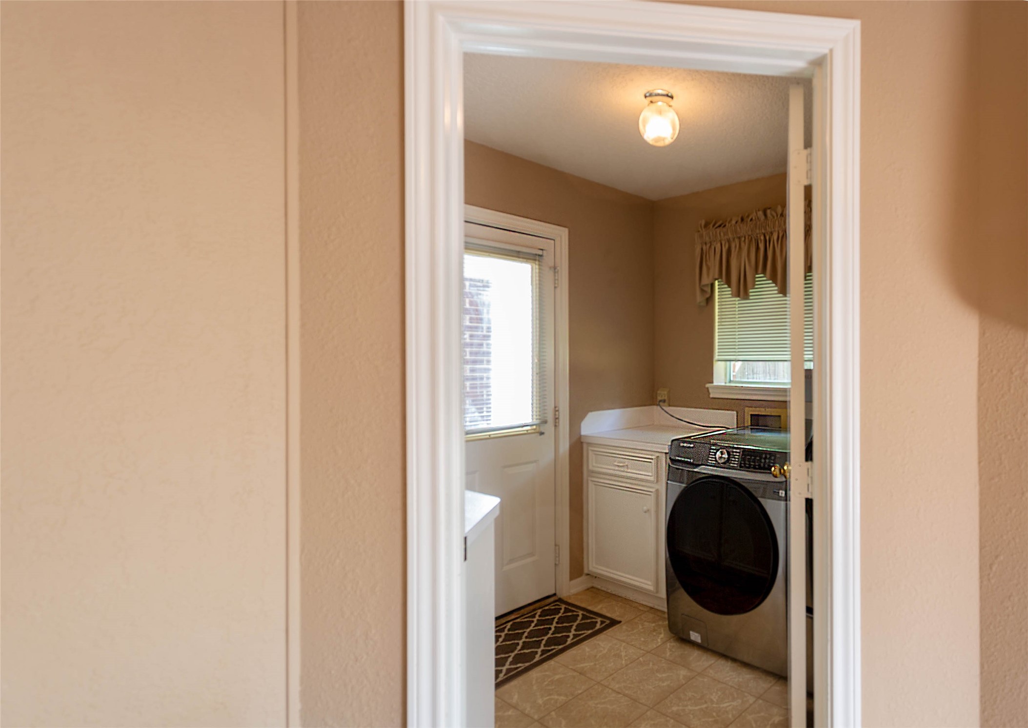 217 Tupelo Lane Conroe, TX 77304 - Photo 18 of 26 Utility Room