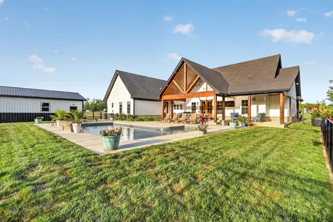 $1,299,000 | 879 Mt Vernon Road, Bethpage, TN 37022