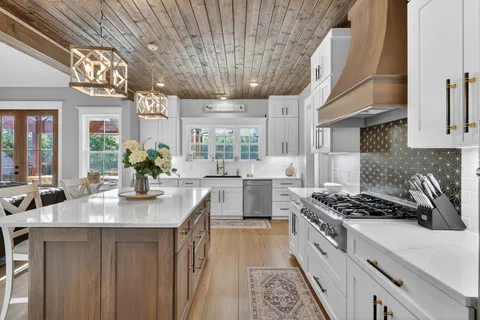 $1,299,000 | 879 Mt Vernon Road, Bethpage, TN 37022