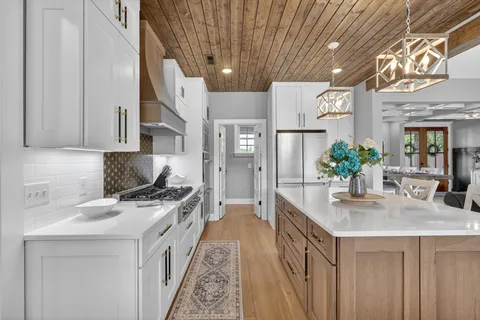 $1,299,000 | 879 Mt Vernon Road, Bethpage, TN 37022