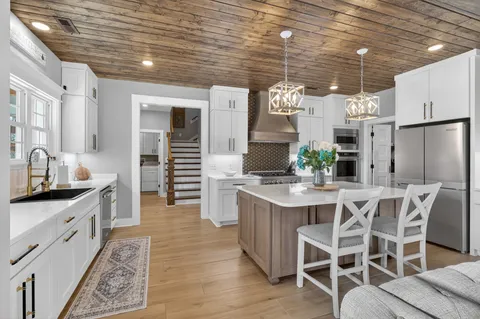 $1,299,000 | 879 Mt Vernon Road, Bethpage, TN 37022