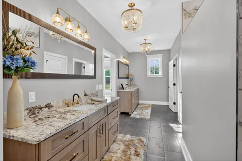 $1,299,000 | 879 Mt Vernon Road, Bethpage, TN 37022