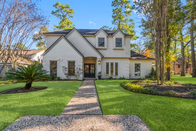 $699,000 | 4 Maystar Court, The Woodlands, TX 77380