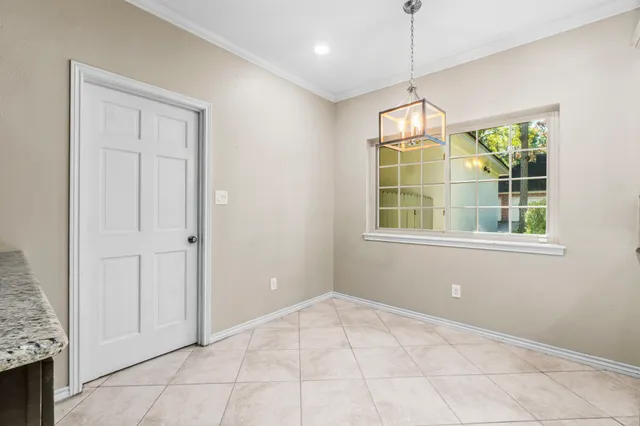 $699,000 | 4 Maystar Court, The Woodlands, TX 77380