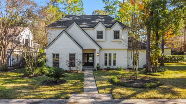 $699,000 | 4 Maystar Court, The Woodlands, TX 77380