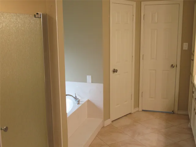 $699,000 | 4 Maystar Court, The Woodlands, TX 77380