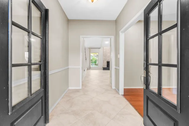 $699,000 | 4 Maystar Court, The Woodlands, TX 77380