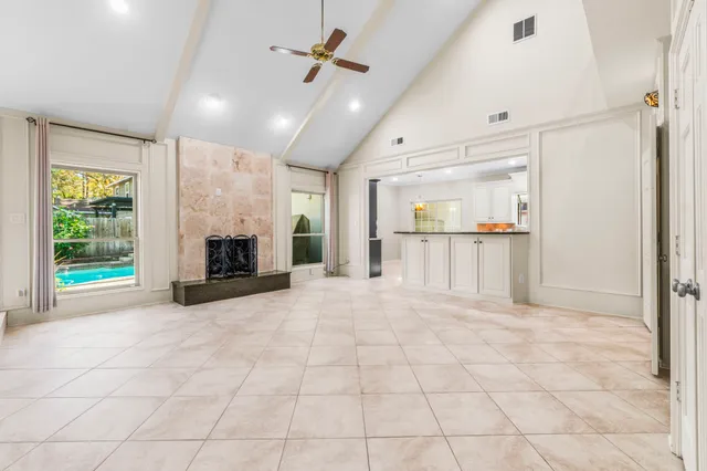 $699,000 | 4 Maystar Court, The Woodlands, TX 77380