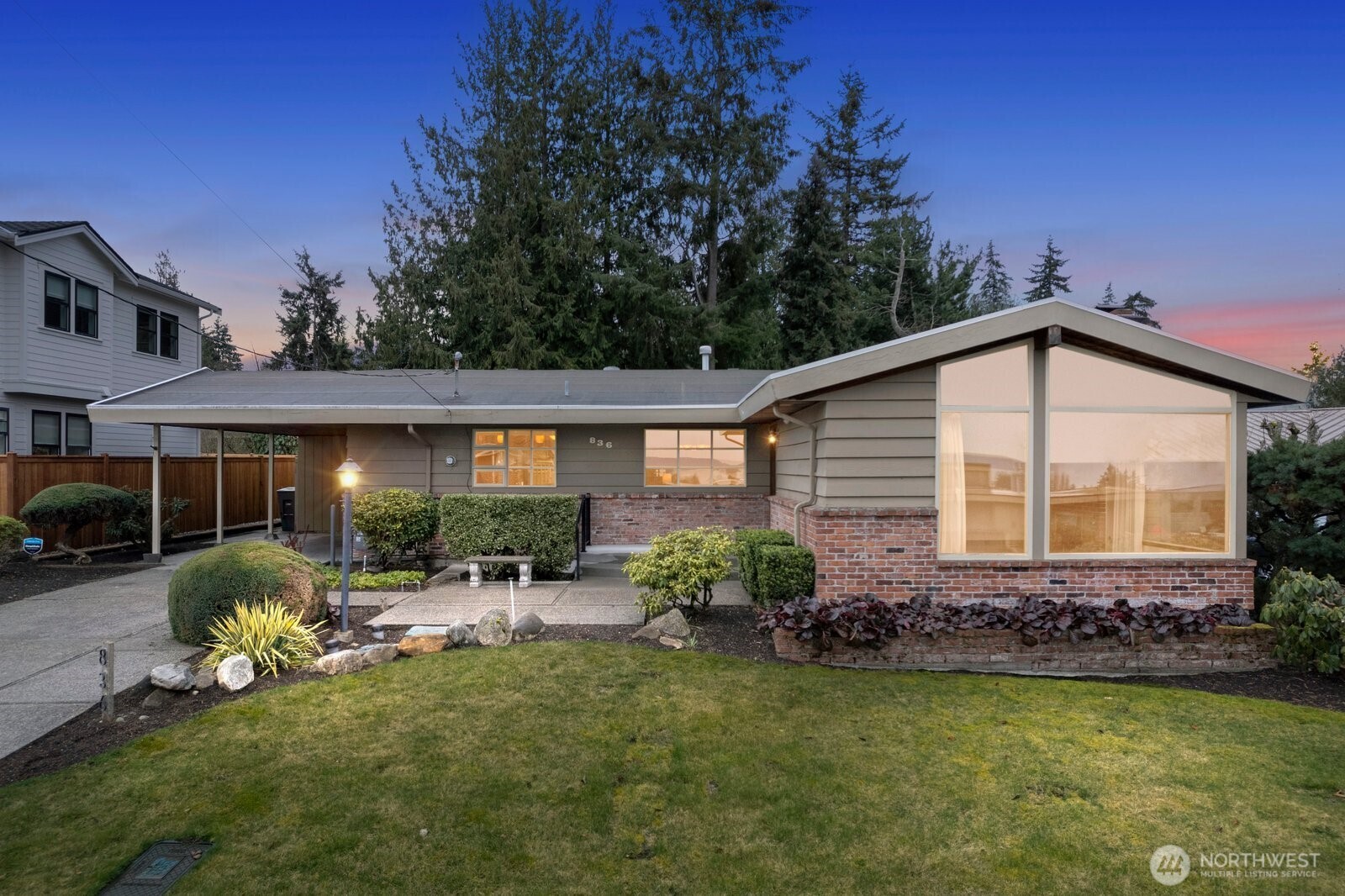 836 Daley Street Edmonds, WA 98020 - Photo 1 of 30