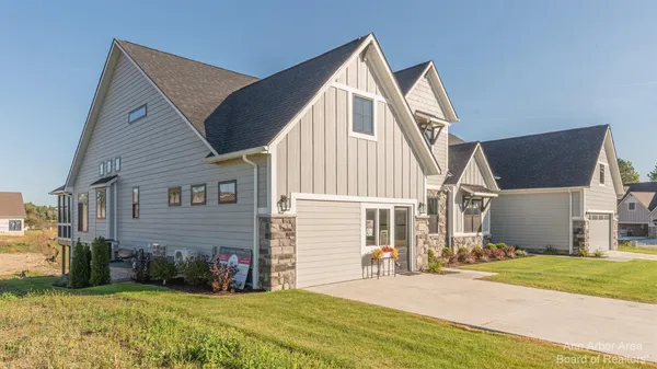 $615,000 | 29 Black Cherry Lane, Saline, MI 48176