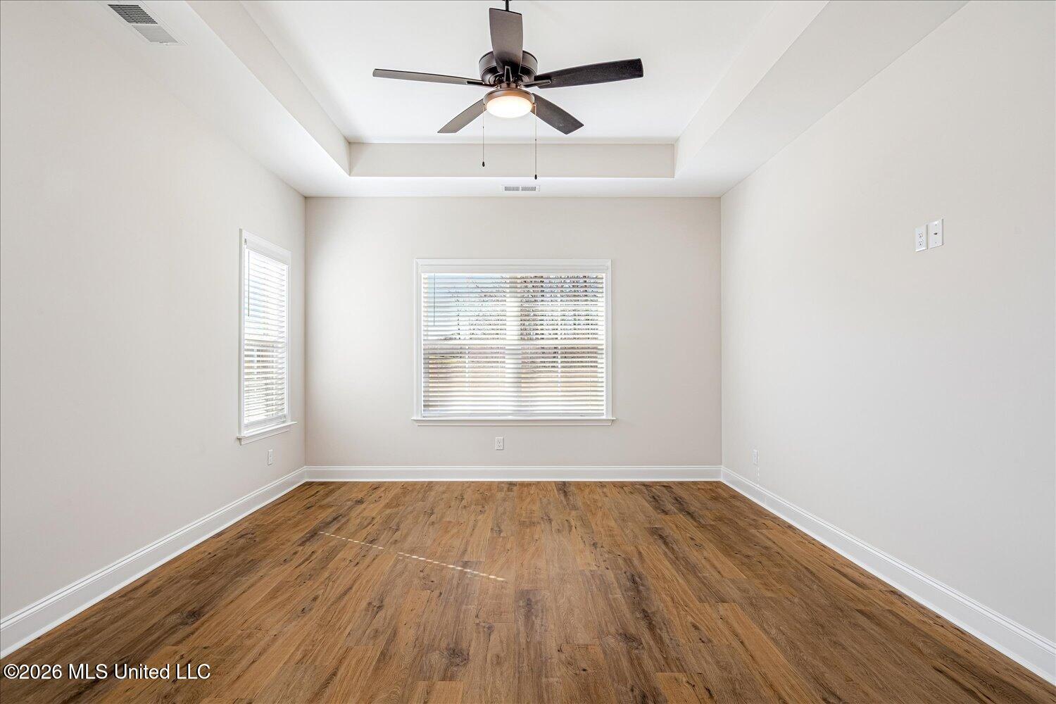2033 Gracie Road Hernando, MS 38632 - Photo 21 of 42 Masterbedroom2