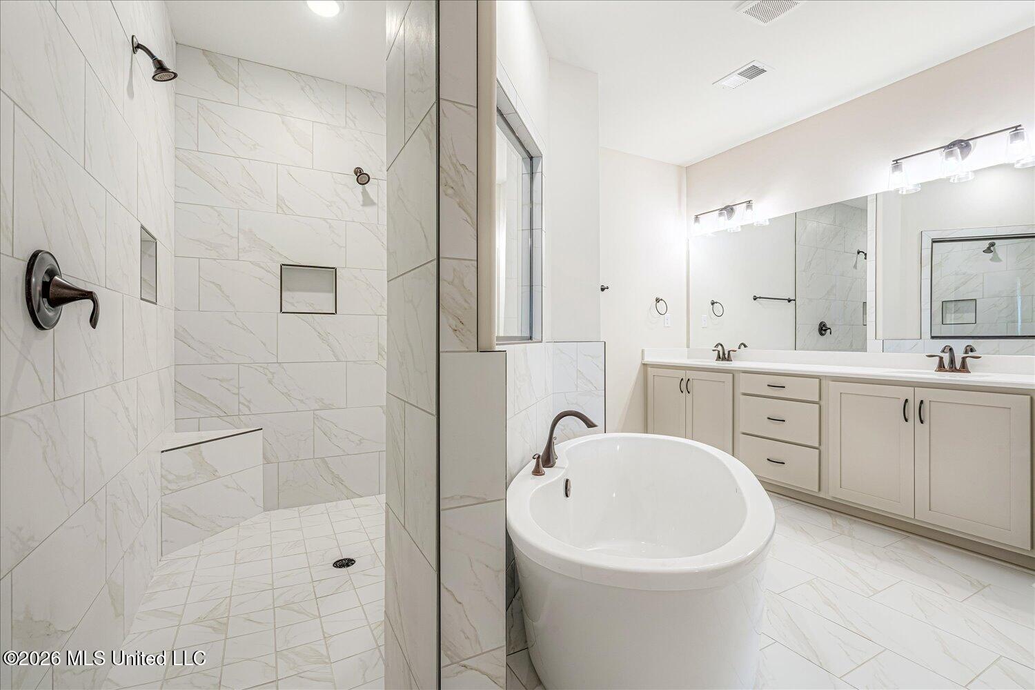 2033 Gracie Road Hernando, MS 38632 - Photo 23 of 42 master shower
