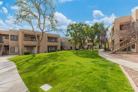 $280,000 | 14645 North Fountain Hills Boulevard, Unit 220, Fountain Hills, AZ 85268