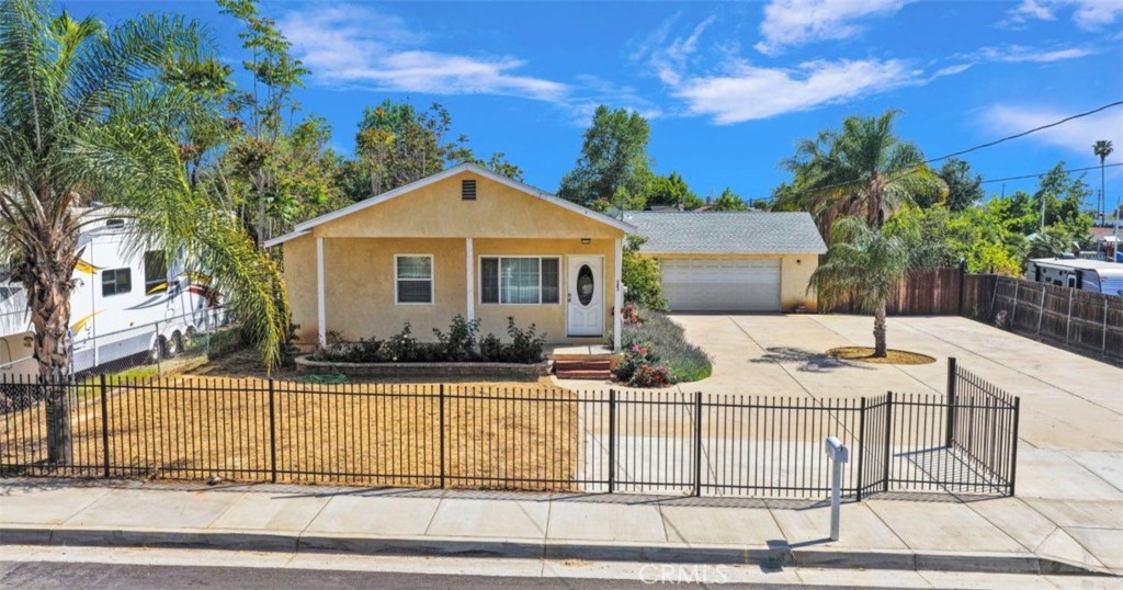 121 East County Line Road Calimesa, CA 92320 - Photo 2 of 18
