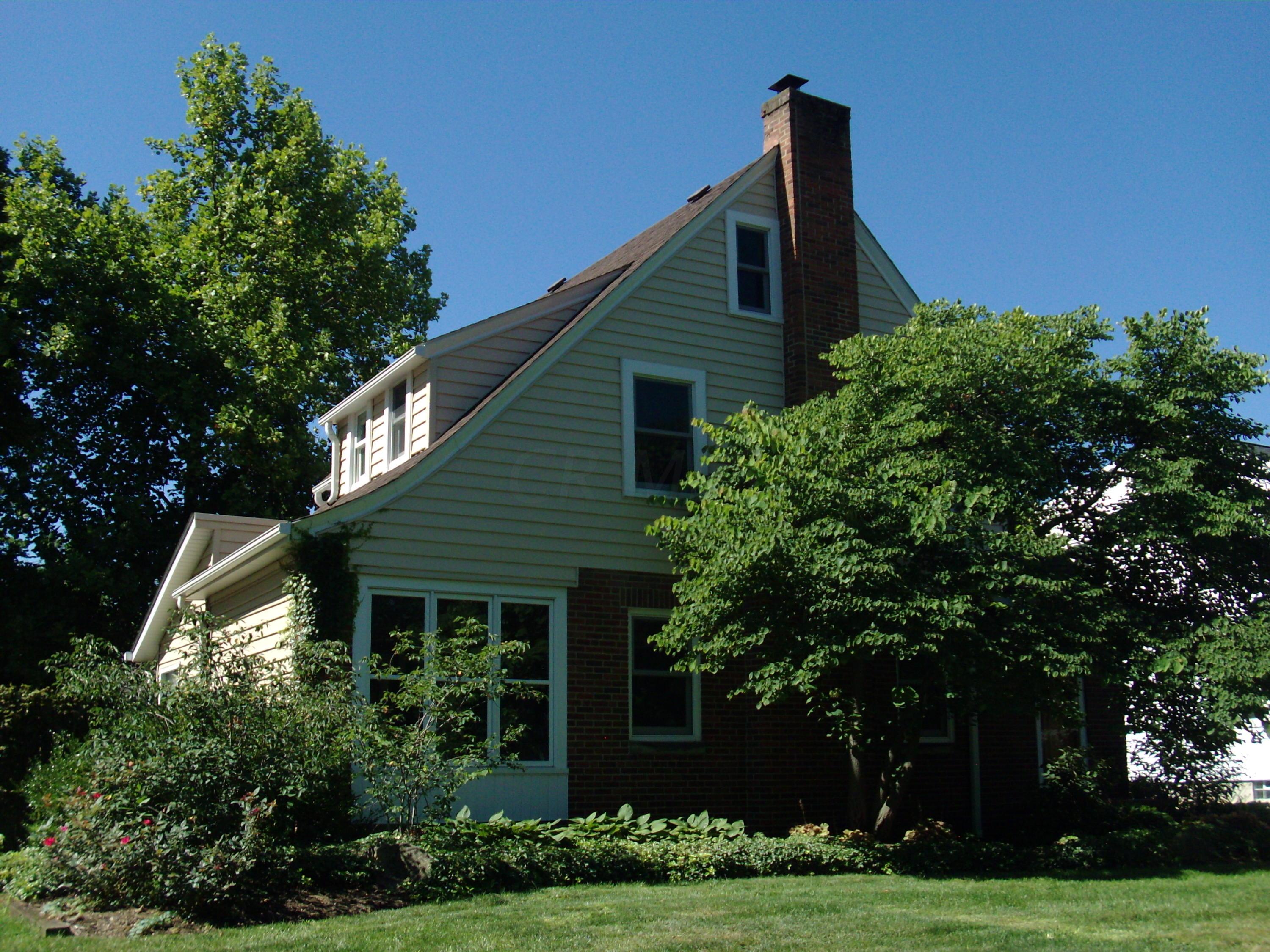 1507 Cardiff Road Upper Arlington, OH 43221 - Photo 3 of 49