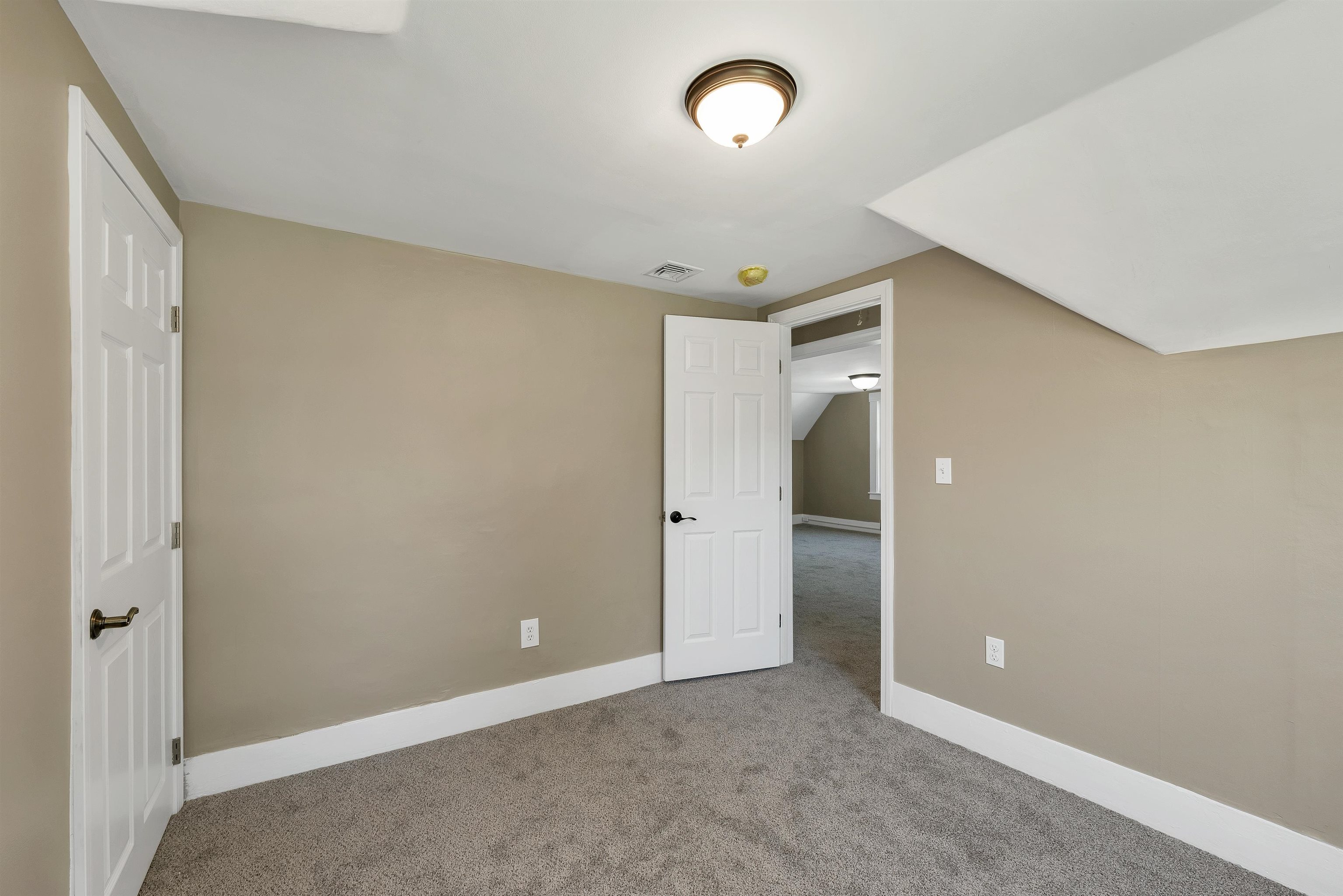 16 Brook Street Derry, NH 03038 - Photo 54 of 60