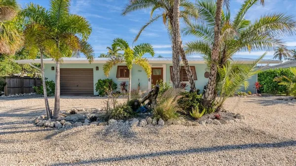 $1,799,900 | 154 Crescent Drive, Anna Maria, FL 34216