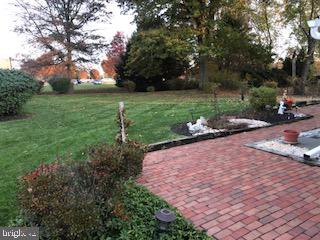 441 Coldspring Road Southampton, PA 18966 - Photo 5 of 28 Brick Walk