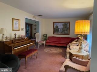 441 Coldspring Road Southampton, PA 18966 - Photo 10 of 28 Living Room