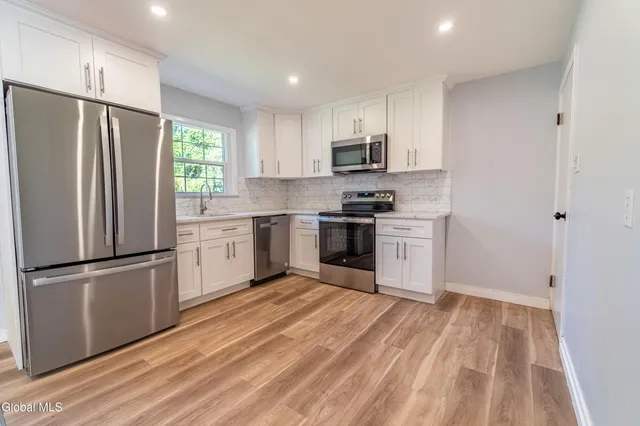 $375,000 | 2313 Balltown Road, Niskayuna, NY 12309