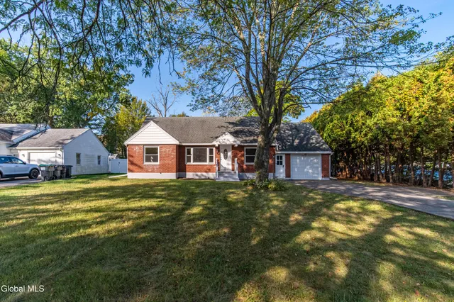 $375,000 | 2313 Balltown Road, Niskayuna, NY 12309