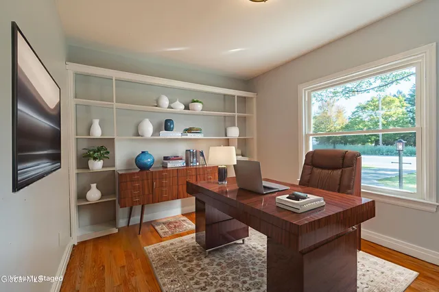 $375,000 | 2313 Balltown Road, Niskayuna, NY 12309