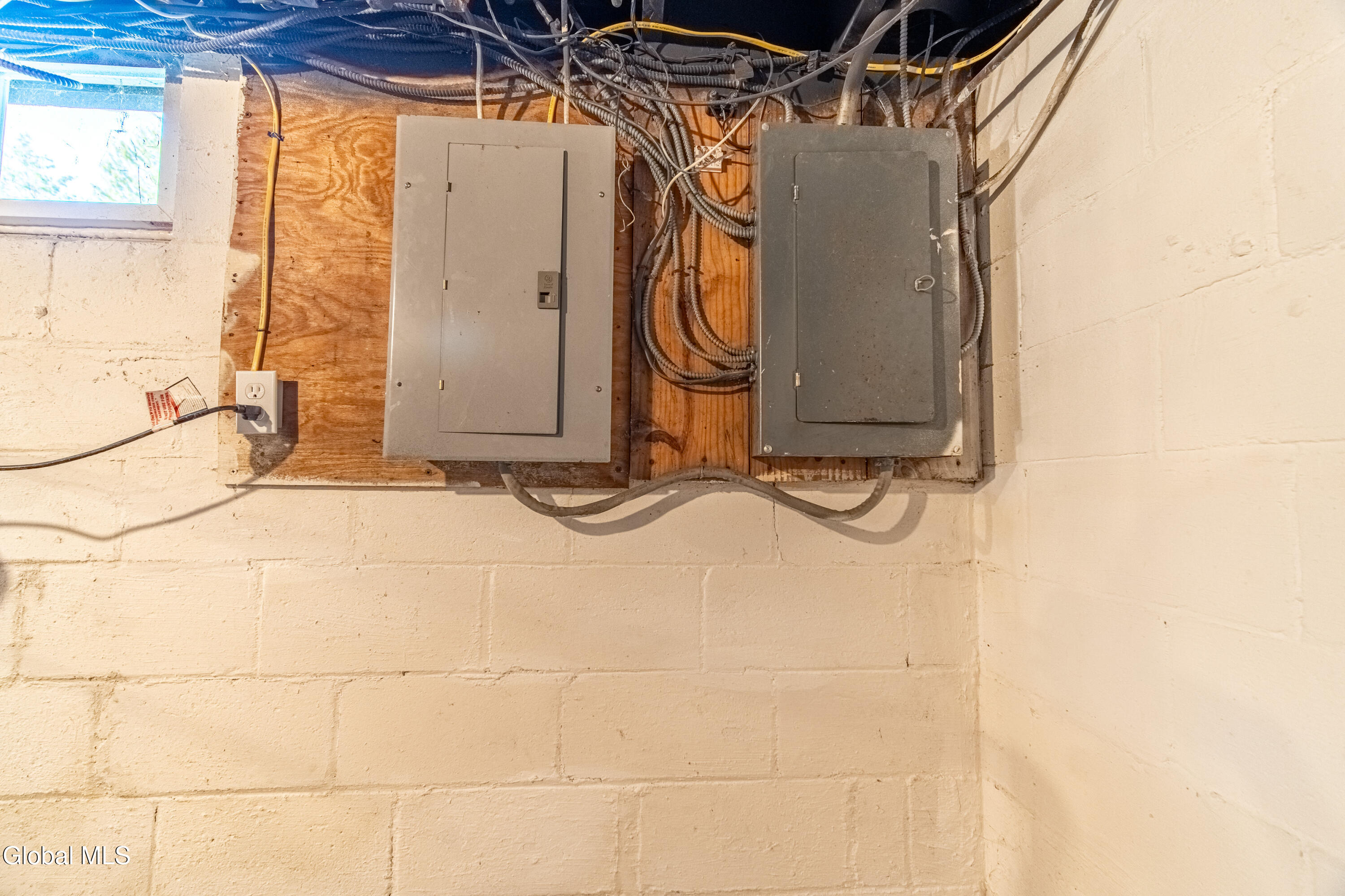 2313 Balltown Road Niskayuna, NY 12309 - Photo 32 of 35 2313 Balltown Rd