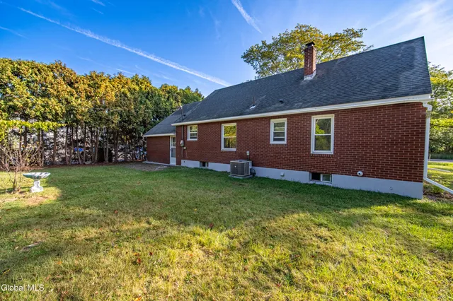 $375,000 | 2313 Balltown Road, Niskayuna, NY 12309